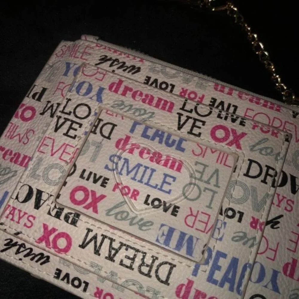 Betsey Johnson‎ Wallet Card Case ID Window & Zip Coin Pouch White Multi Words